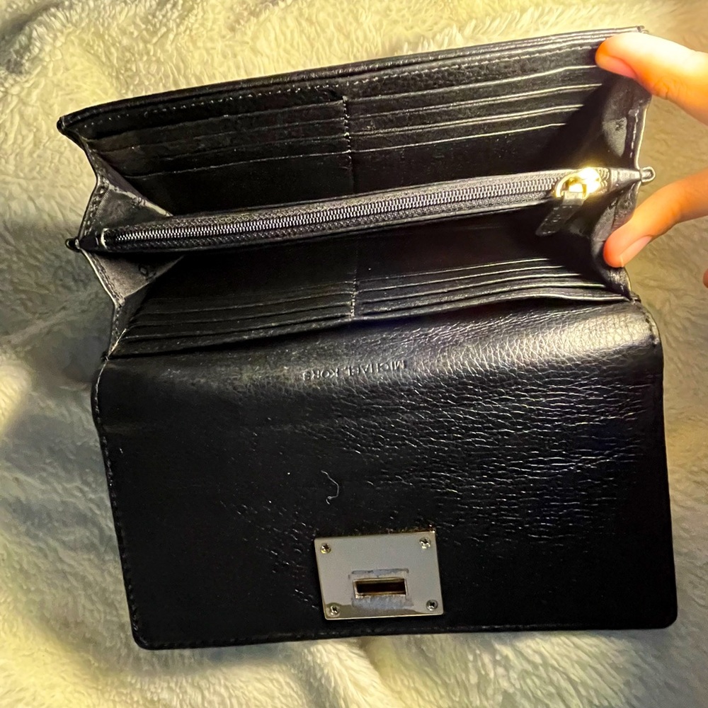 Wallet - Picture 2 of 5